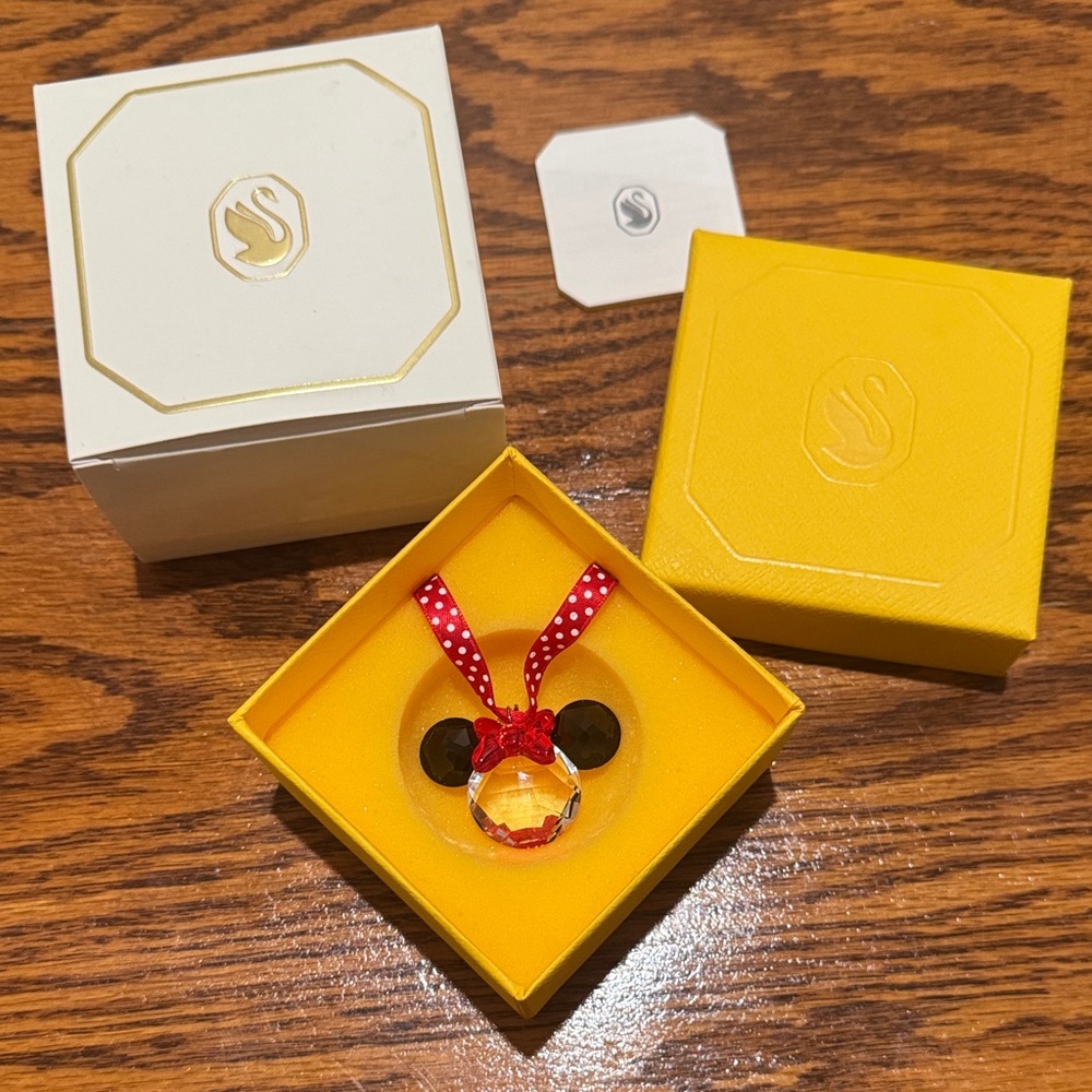 NEW! Swarovski Disney Minnie Ornament